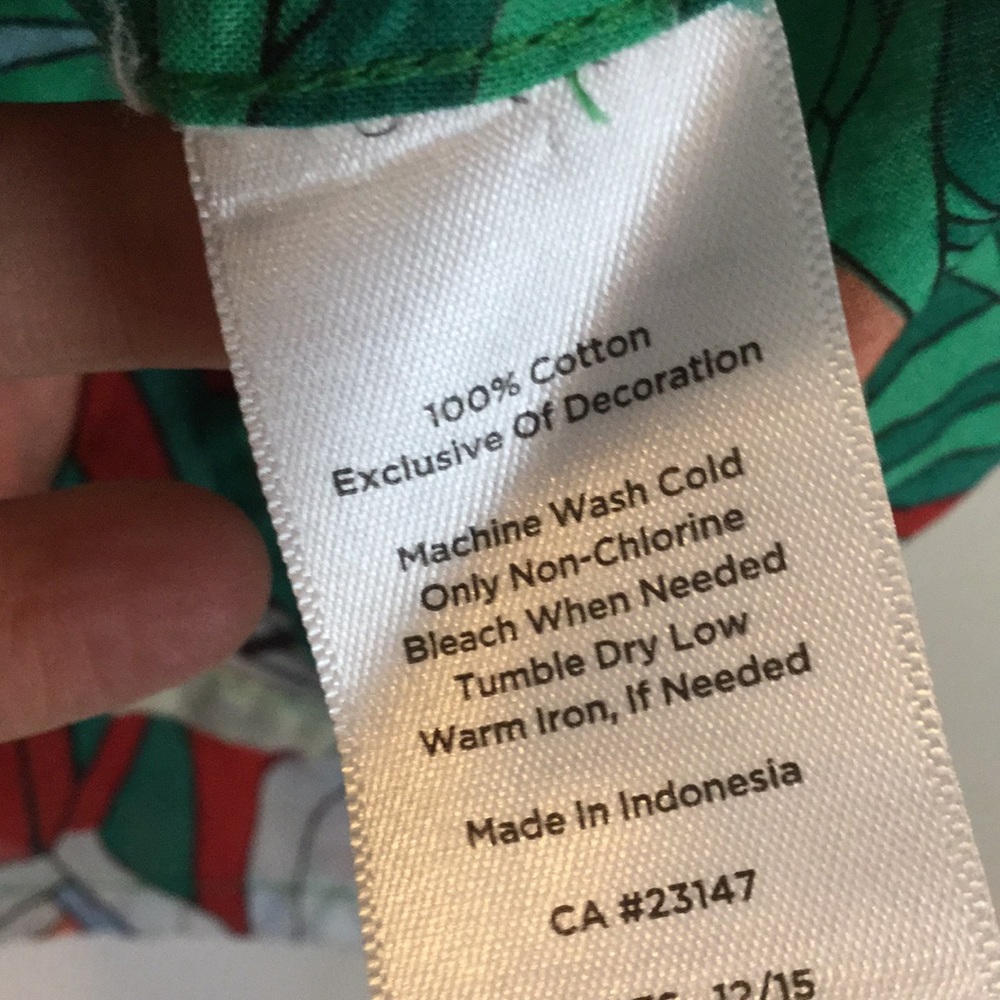 Talbots jungle-print camp-sleeve button-down! - Picture 8 of 8